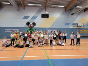 Gruppenbild der Kinder mit Flizzy