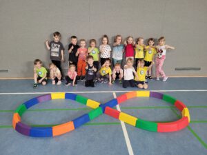 Von den REWE-Vereinsscheinen erhielten wir unter anderem diese Balanciermauer.