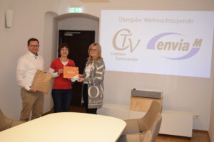 Spendenübergabe von Envia M